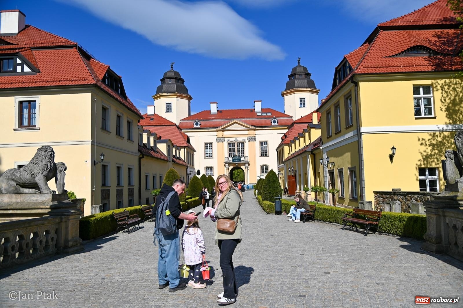 Zdjęcie w galerii na portalu naszraciborz.pl: TAURON Festiwal Kwiatów i Sztuki w Zamku Książ – Odyseja czasu wiadomości z regionu
