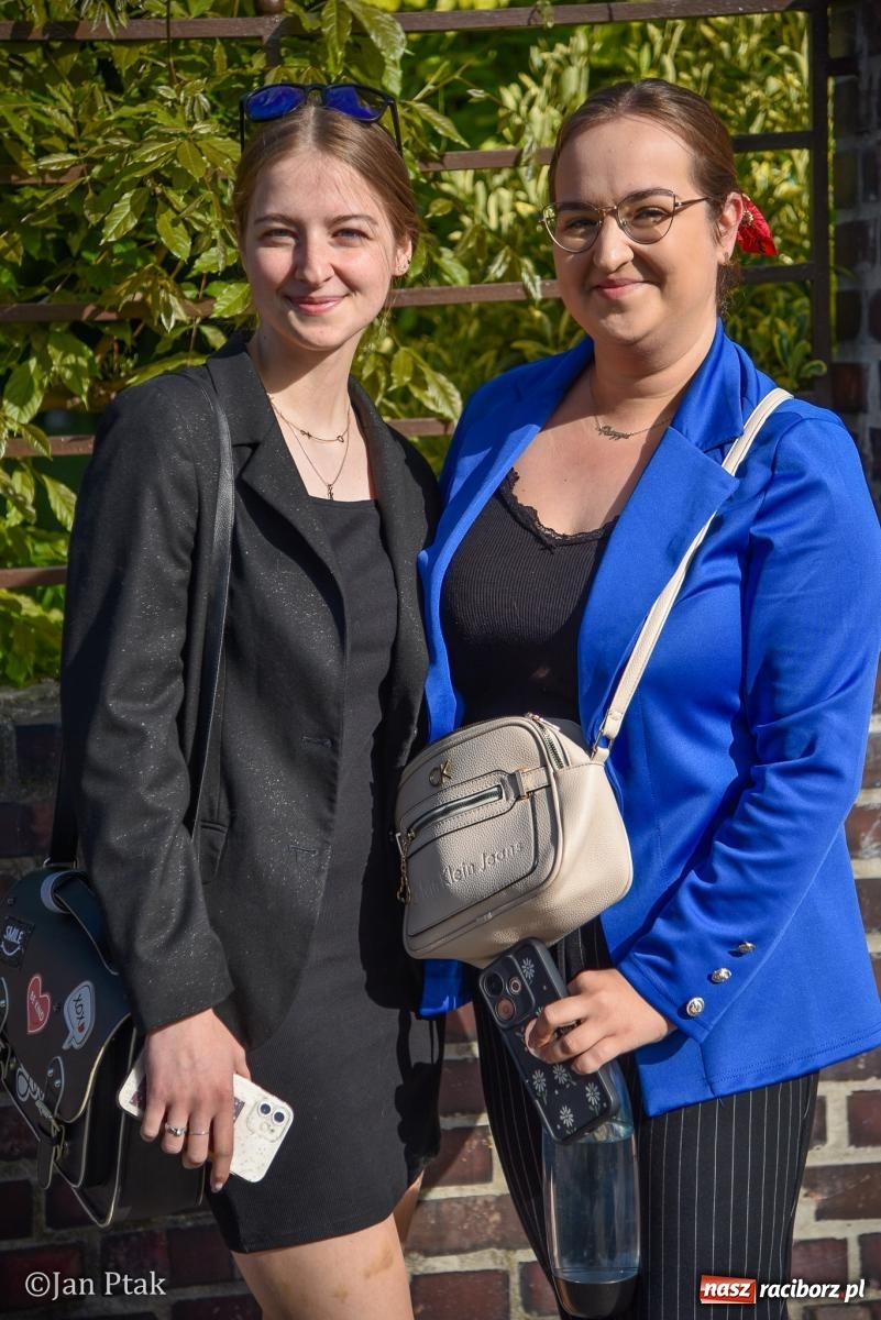 Zdjęcie w galerii na portalu naszraciborz.pl: Dziś czas na królową nauk. Uczniowie CKZiU nr 1 piszą maturę z matematyki wiadomości z regionu