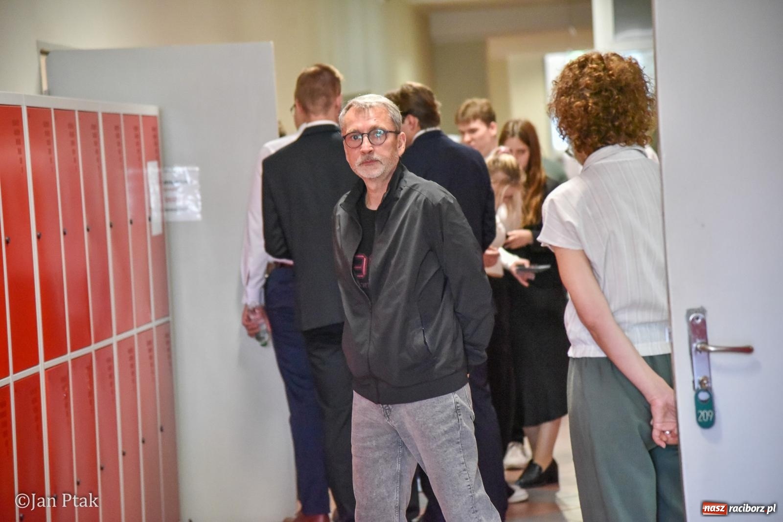 Zdjęcie w galerii na portalu naszraciborz.pl: Dziś czas na królową nauk. Uczniowie CKZiU nr 1 piszą maturę z matematyki wiadomości z regionu