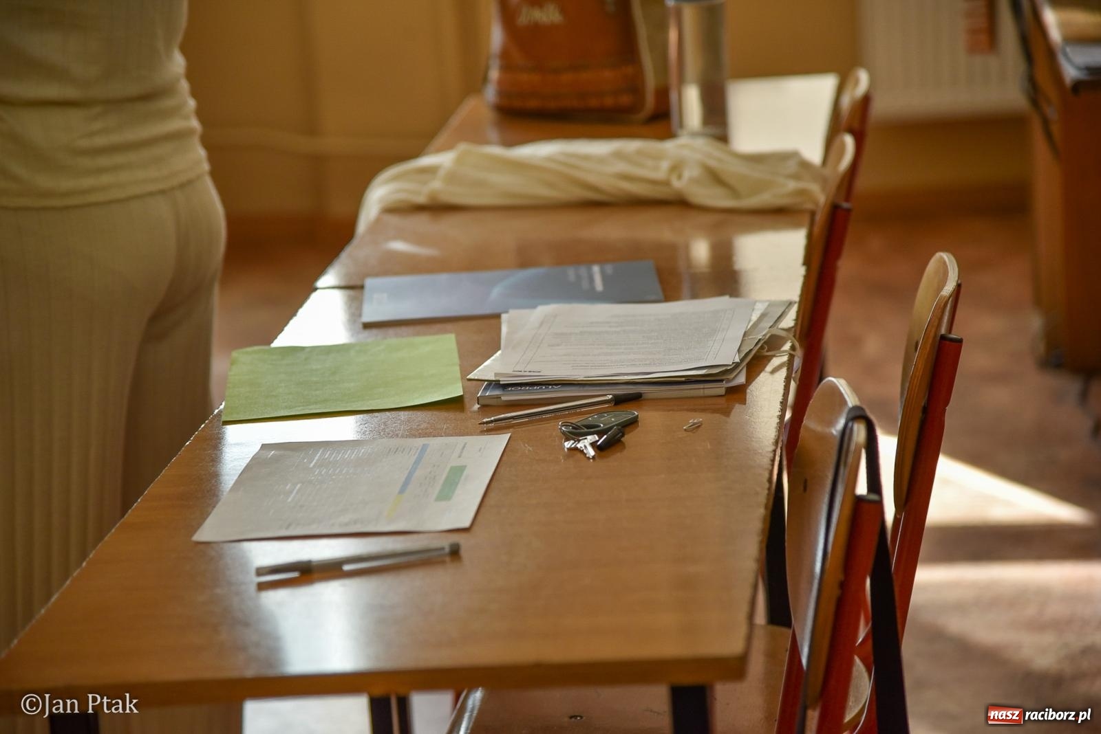 Zdjęcie w galerii na portalu naszraciborz.pl: Dziś czas na królową nauk. Uczniowie CKZiU nr 1 piszą maturę z matematyki wiadomości z regionu