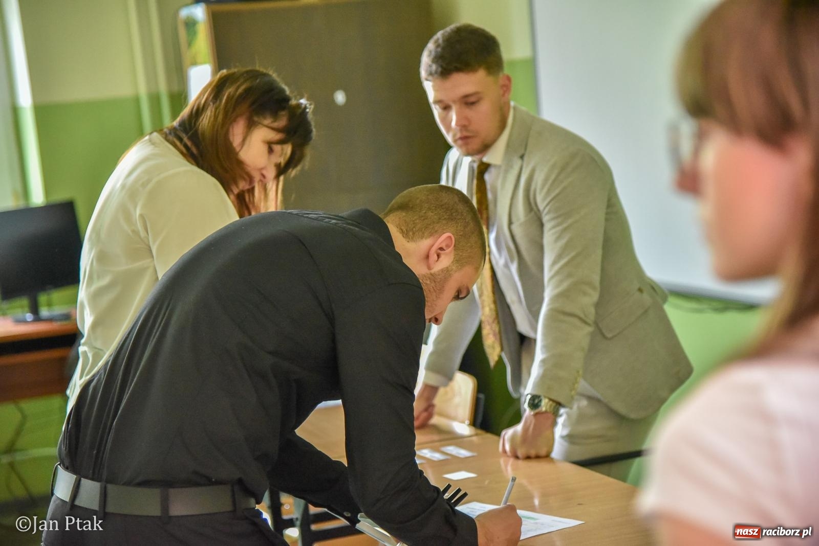 Zdjęcie w galerii na portalu naszraciborz.pl: Dziś czas na królową nauk. Uczniowie CKZiU nr 1 piszą maturę z matematyki wiadomości z regionu