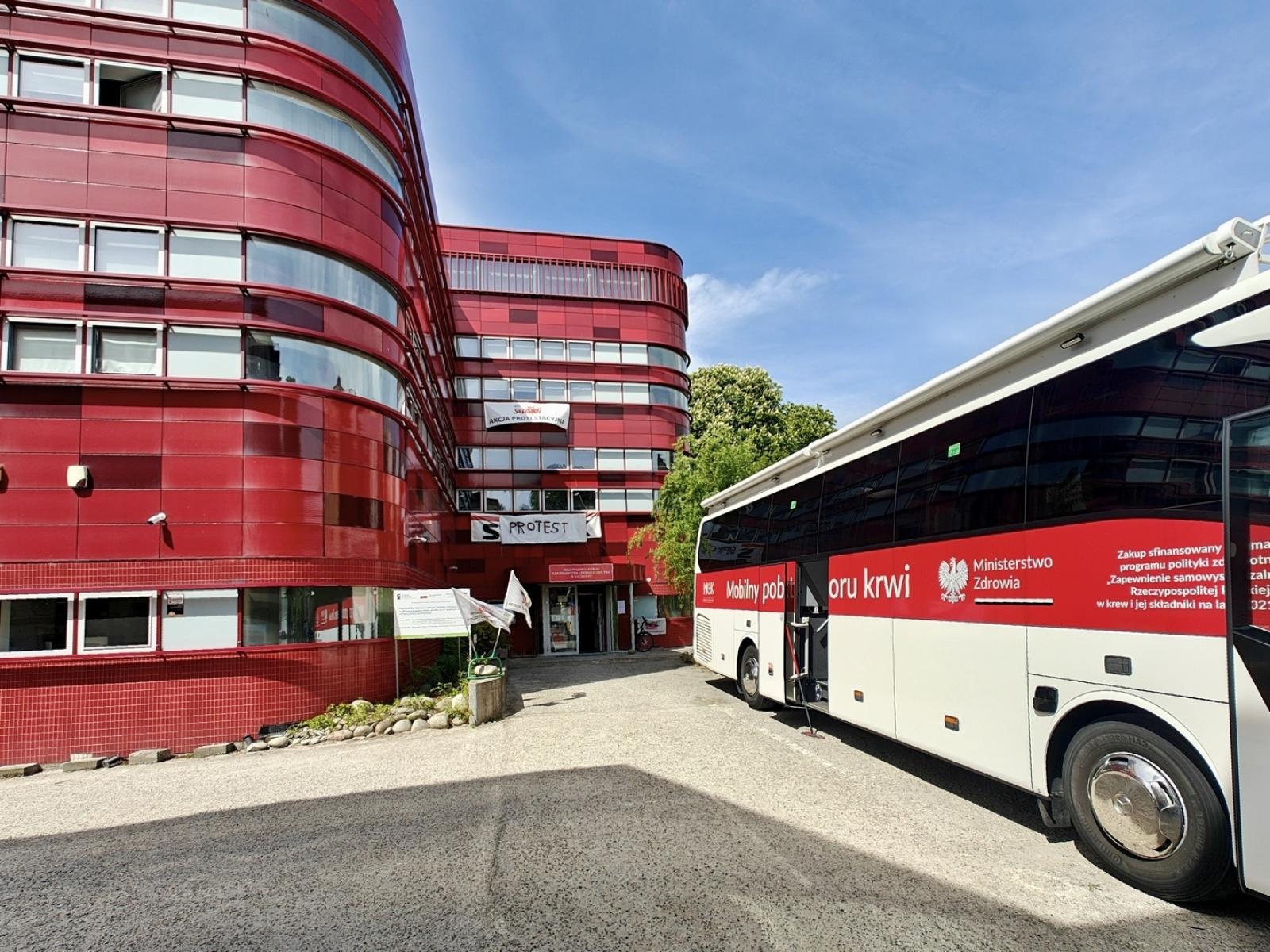 Zdjęcie w galerii na portalu naszraciborz.pl: Pograniczna Grupa Krwi ze Śląskiego Oddziału Straży Granicznej oddała w tym roku kolejne litry krwi wiadomości z regionu