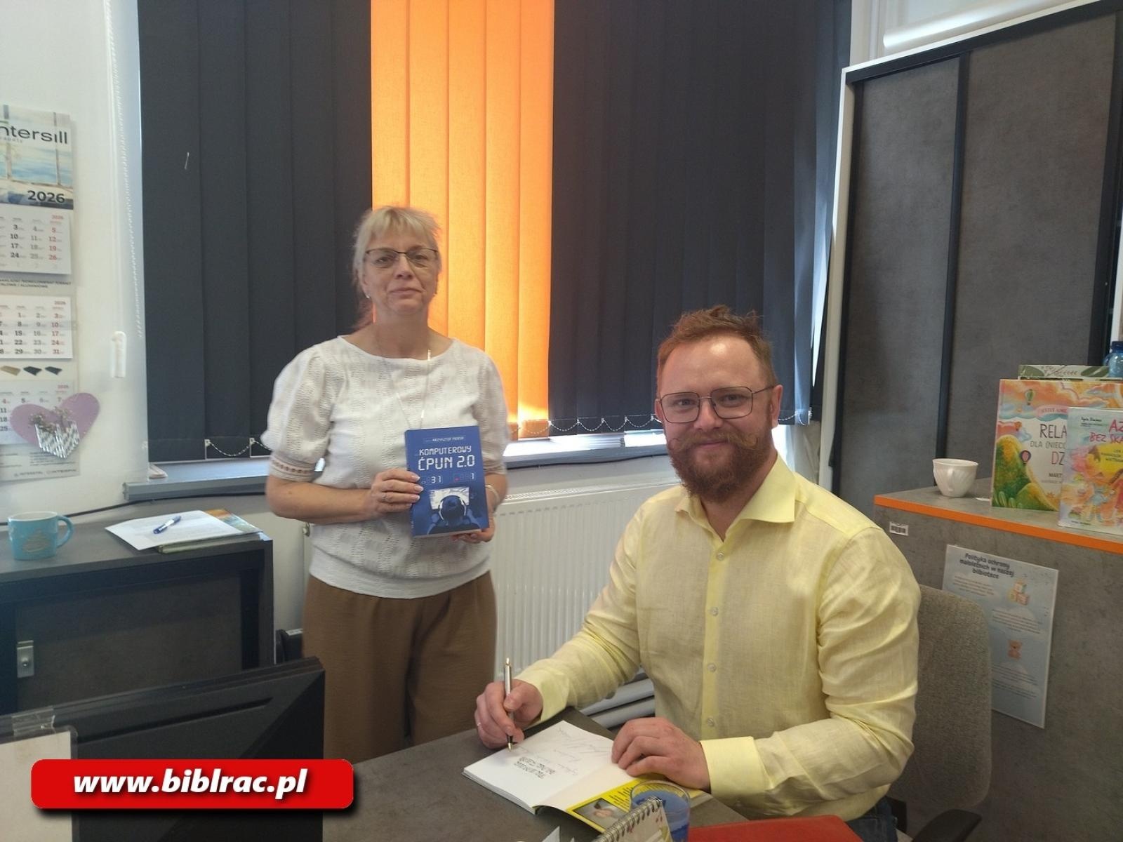 Zdjęcie w galerii na portalu naszraciborz.pl: O cyberprzemocy dla dzieci i tajemnicach Riese dla dorosłych – Krzysztof Piersa w bibliotece wiadomości z regionu
