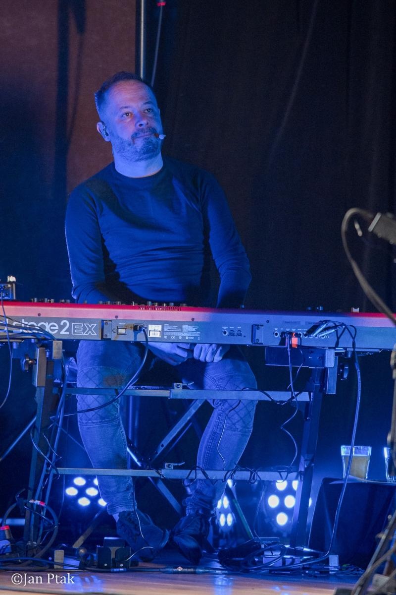 Zdjęcie w galerii na portalu naszraciborz.pl: Andrzej Piaseczny ponownie wystąpił w Raciborzu. Kameralny koncert przyciągnął fanów artysty wiadomości z regionu