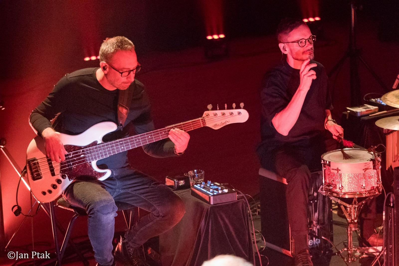 Zdjęcie w galerii na portalu naszraciborz.pl: Andrzej Piaseczny ponownie wystąpił w Raciborzu. Kameralny koncert przyciągnął fanów artysty wiadomości z regionu