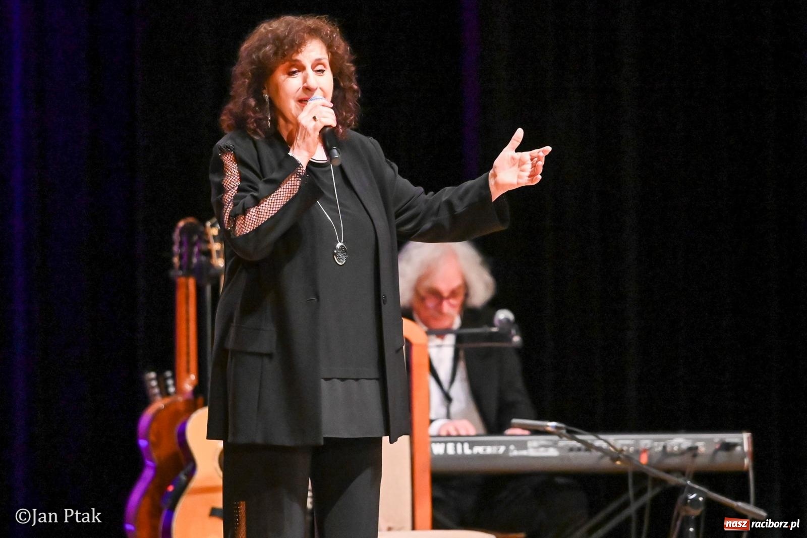 Zdjęcie w galerii na portalu naszraciborz.pl: Eleni świętuje 50-lecie kariery. Jubileuszowy koncert pełen przebojów i wspomnień w Raciborzu wiadomości z regionu