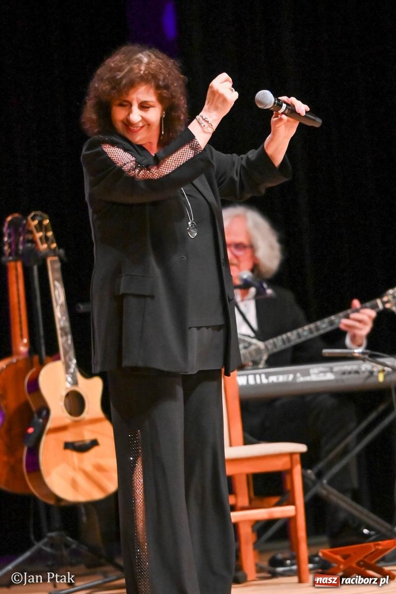 Zdjęcie w galerii na portalu naszraciborz.pl: Eleni świętuje 50-lecie kariery. Jubileuszowy koncert pełen przebojów i wspomnień w Raciborzu wiadomości z regionu