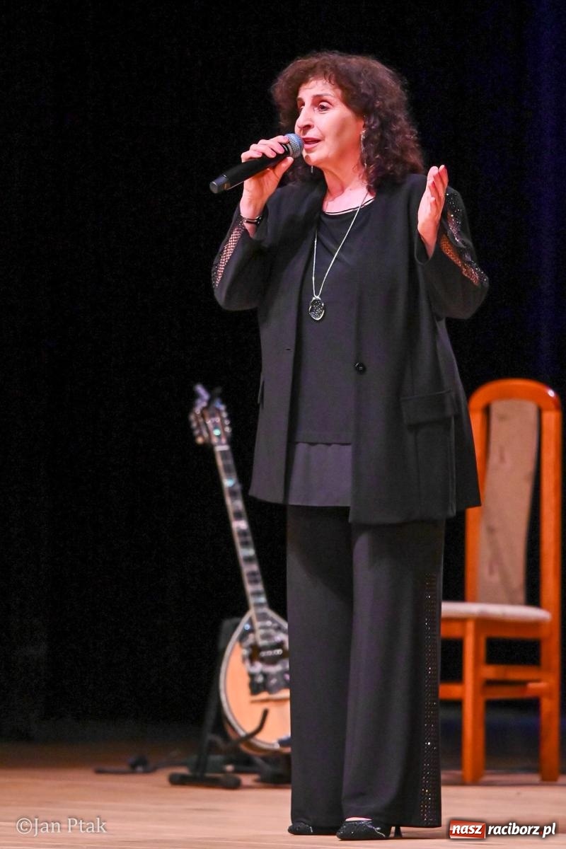Zdjęcie w galerii na portalu naszraciborz.pl: Eleni świętuje 50-lecie kariery. Jubileuszowy koncert pełen przebojów i wspomnień w Raciborzu wiadomości z regionu