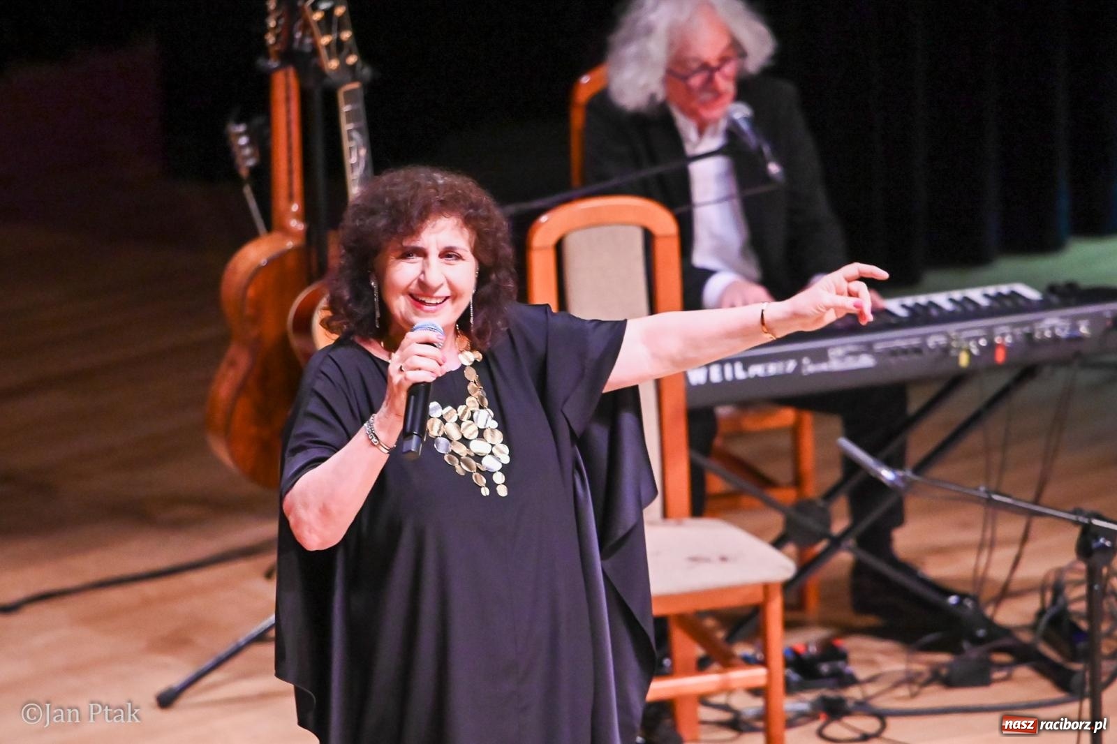 Zdjęcie w galerii na portalu naszraciborz.pl: Eleni świętuje 50-lecie kariery. Jubileuszowy koncert pełen przebojów i wspomnień w Raciborzu wiadomości z regionu