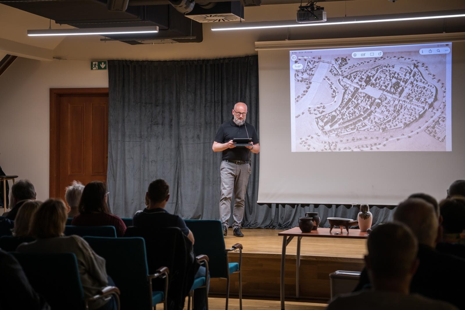 Zdjęcie w galerii na portalu naszraciborz.pl: Historia, muzyka i średniowieczna przestrzeń Raciborza. Za nami wyjątkowe spotkanie w zamku i kościele św. Jakuba wiadomości z regionu