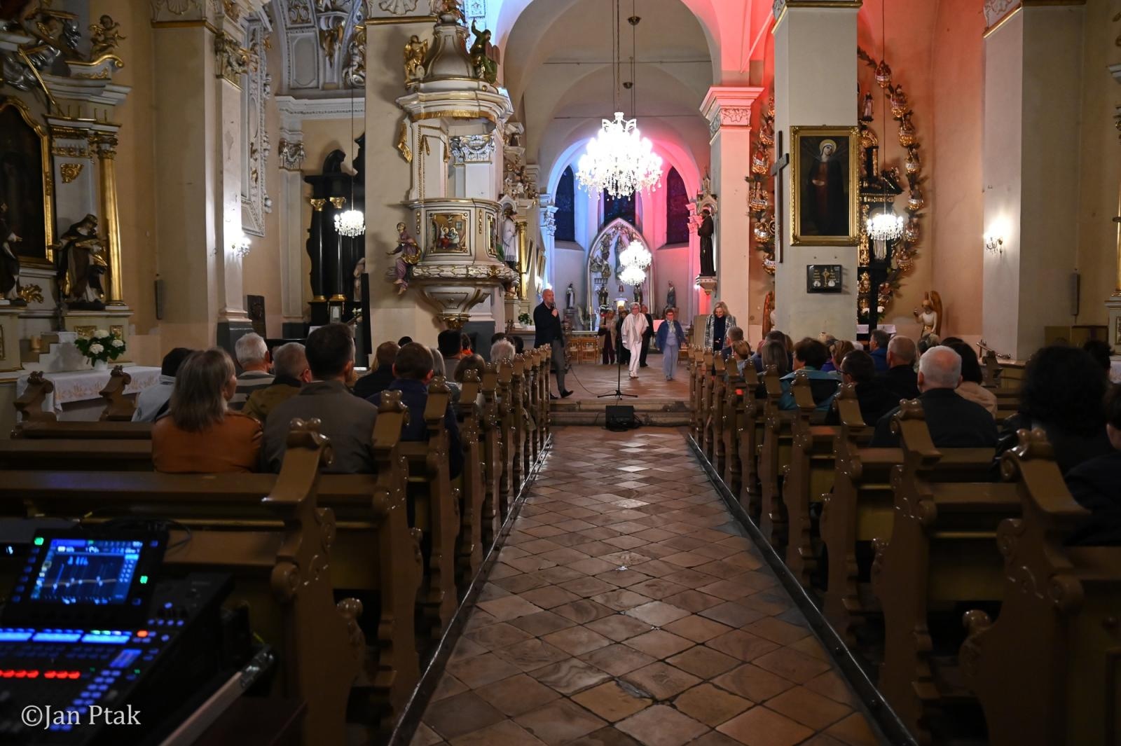 Zdjęcie w galerii na portalu naszraciborz.pl: Historia, muzyka i średniowieczna przestrzeń Raciborza. Za nami wyjątkowe spotkanie w zamku i kościele św. Jakuba wiadomości z regionu