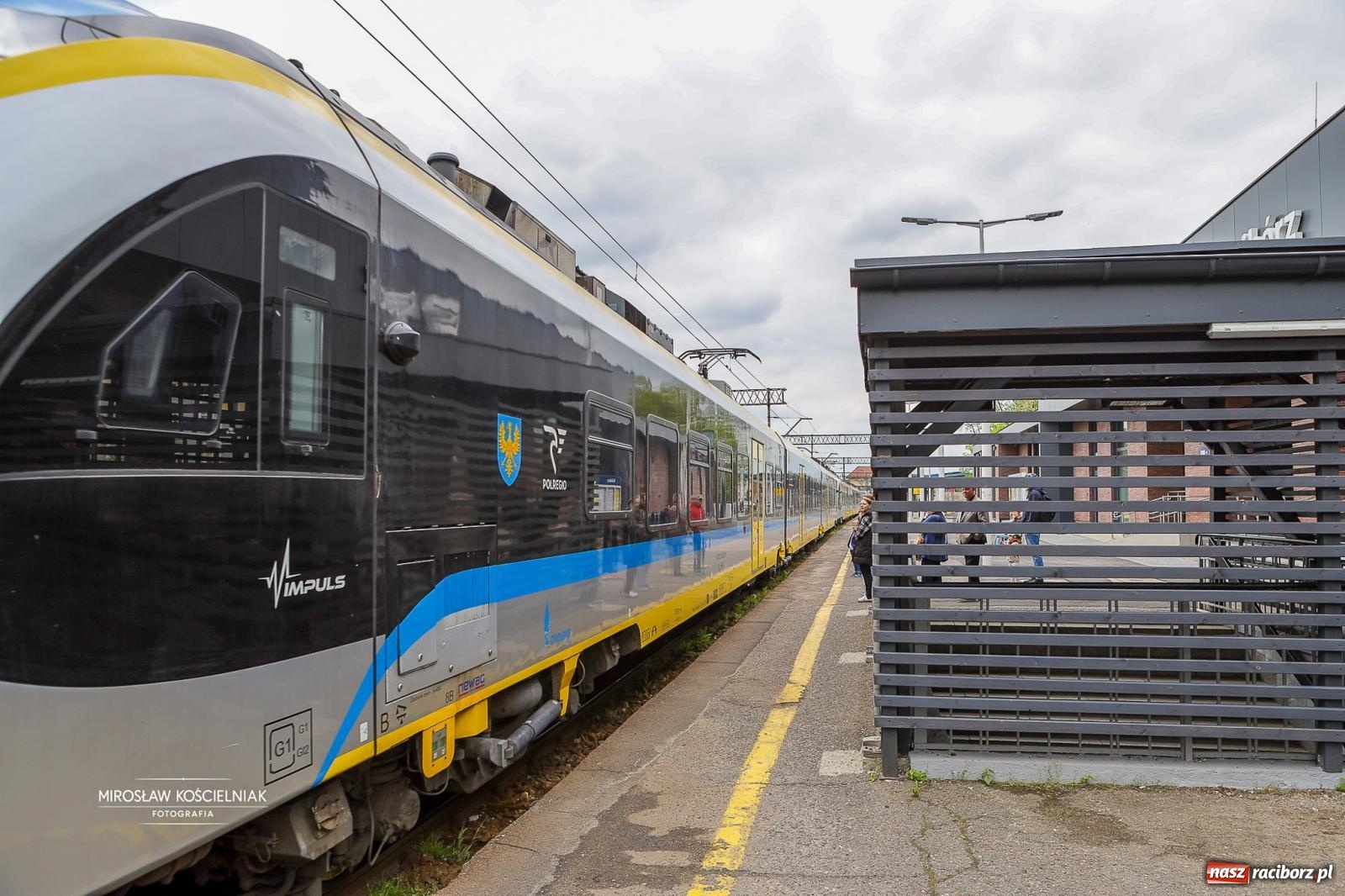 Zdjęcie w galerii na portalu naszraciborz.pl: Opolski Ekspres Dęty znów dotarł do Raciborza. Dworzec wypełniła muzyka i tłumy gości wiadomości z regionu