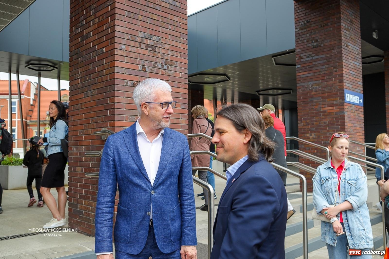 Zdjęcie w galerii na portalu naszraciborz.pl: Opolski Ekspres Dęty znów dotarł do Raciborza. Dworzec wypełniła muzyka i tłumy gości wiadomości z regionu