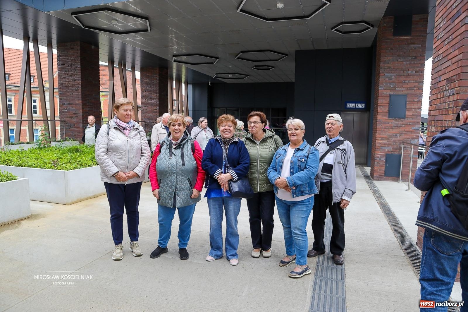Zdjęcie w galerii na portalu naszraciborz.pl: Opolski Ekspres Dęty znów dotarł do Raciborza. Dworzec wypełniła muzyka i tłumy gości wiadomości z regionu