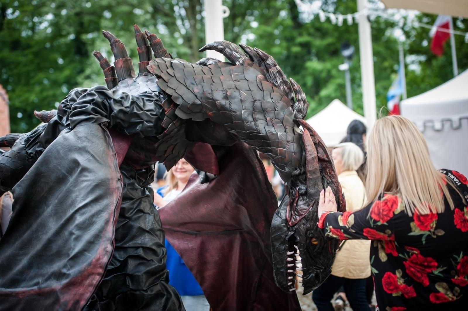 Zdjęcie w galerii na portalu naszraciborz.pl: II Festiwal Średniowieczny na Zamku Piastowskim - walki rycerskie, smok i teatry ognia [FOTO i WIDEO] wiadomości z regionu
