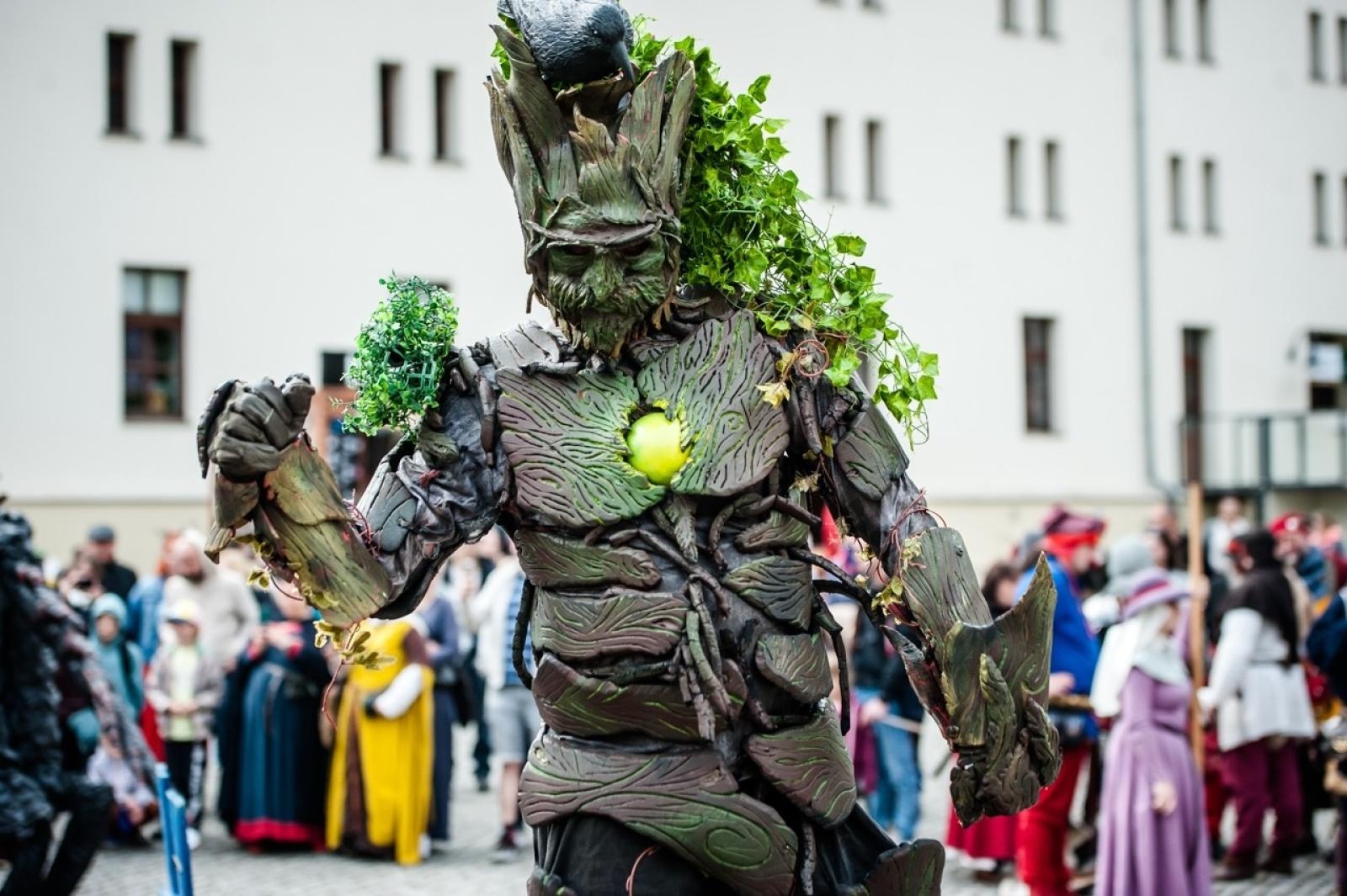 Zdjęcie w galerii na portalu naszraciborz.pl: II Festiwal Średniowieczny na Zamku Piastowskim - walki rycerskie, smok i teatry ognia [FOTO i WIDEO] wiadomości z regionu