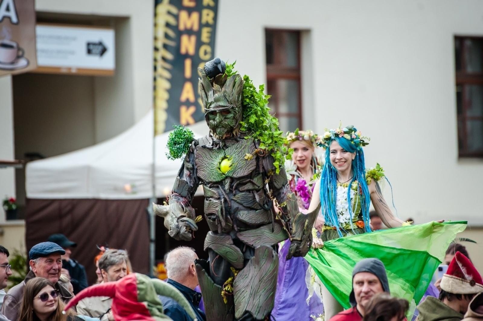 Zdjęcie w galerii na portalu naszraciborz.pl: II Festiwal Średniowieczny na Zamku Piastowskim - walki rycerskie, smok i teatry ognia [FOTO i WIDEO] wiadomości z regionu