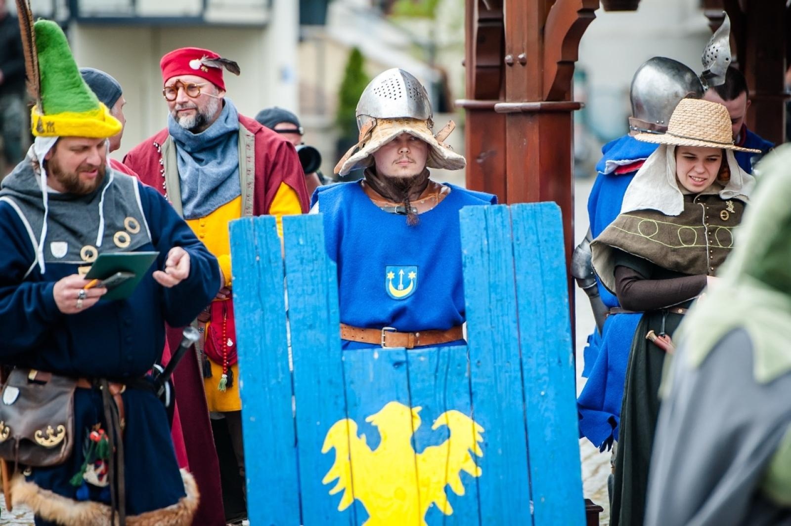 Zdjęcie w galerii na portalu naszraciborz.pl: II Festiwal Średniowieczny na Zamku Piastowskim - walki rycerskie, smok i teatry ognia [FOTO i WIDEO] wiadomości z regionu