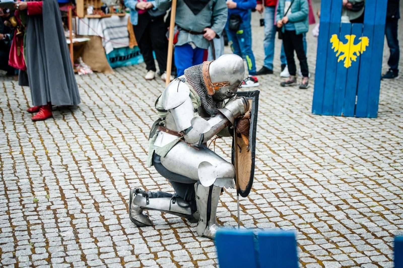 Zdjęcie w galerii na portalu naszraciborz.pl: II Festiwal Średniowieczny na Zamku Piastowskim - walki rycerskie, smok i teatry ognia [FOTO i WIDEO] wiadomości z regionu