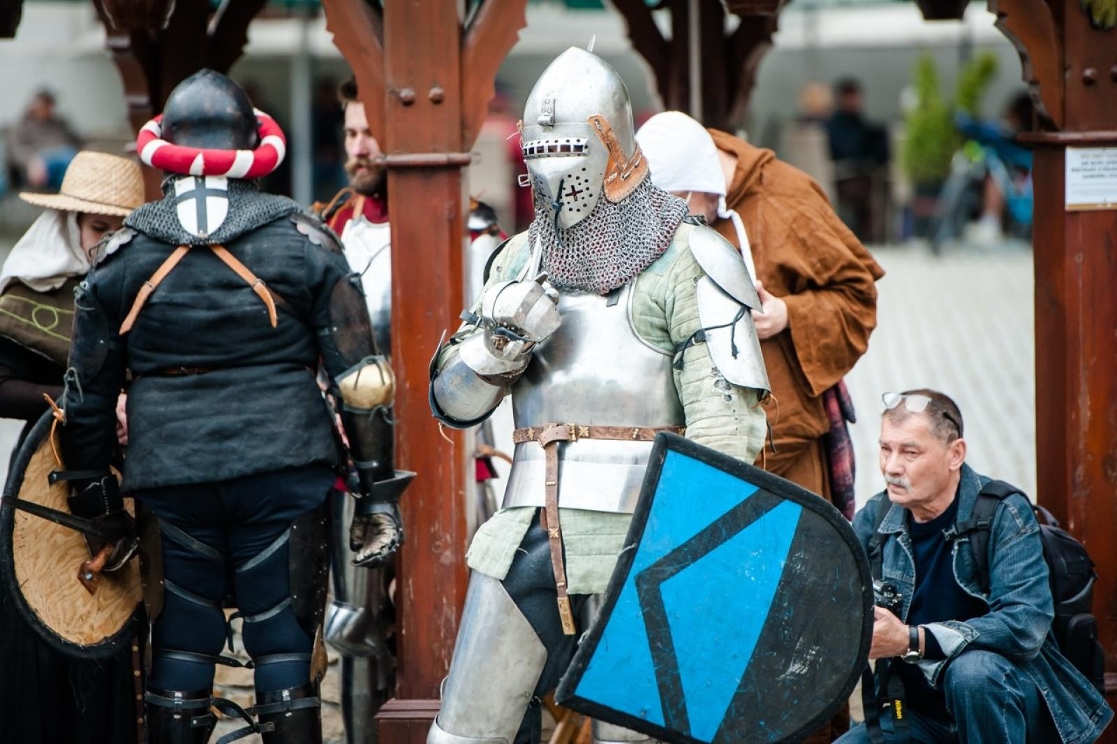 Zdjęcie w galerii na portalu naszraciborz.pl: II Festiwal Średniowieczny na Zamku Piastowskim - walki rycerskie, smok i teatry ognia [FOTO i WIDEO] wiadomości z regionu