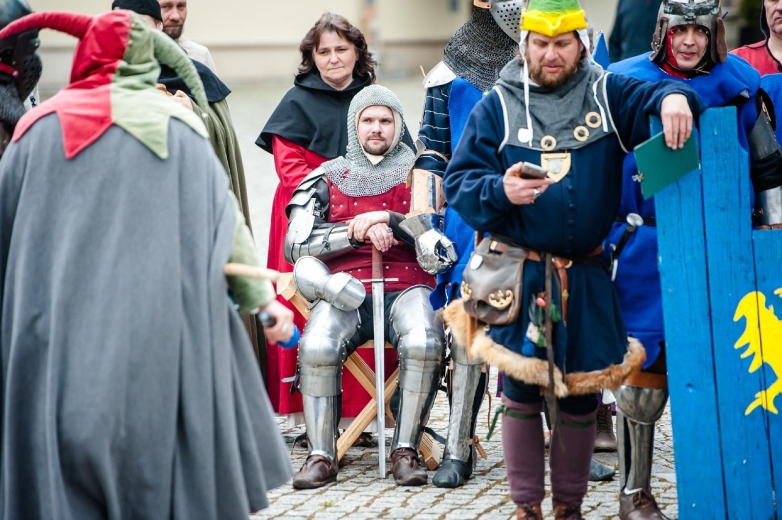 Zdjęcie w galerii na portalu naszraciborz.pl: II Festiwal Średniowieczny na Zamku Piastowskim - walki rycerskie, smok i teatry ognia [FOTO i WIDEO] wiadomości z regionu