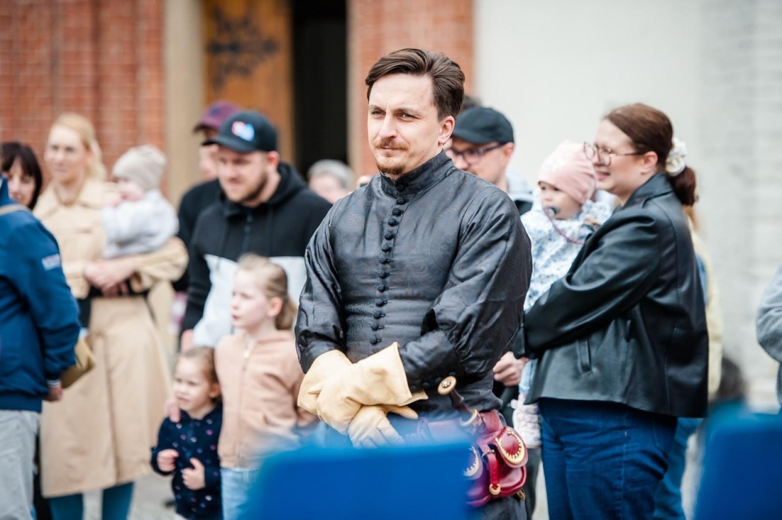 Zdjęcie w galerii na portalu naszraciborz.pl: II Festiwal Średniowieczny na Zamku Piastowskim - walki rycerskie, smok i teatry ognia [FOTO i WIDEO] wiadomości z regionu