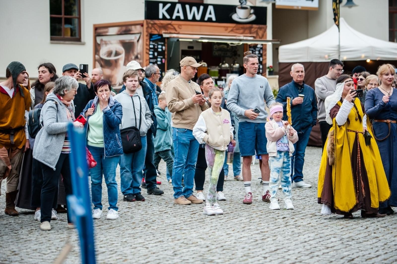 Zdjęcie w galerii na portalu naszraciborz.pl: II Festiwal Średniowieczny na Zamku Piastowskim - walki rycerskie, smok i teatry ognia [FOTO i WIDEO] wiadomości z regionu