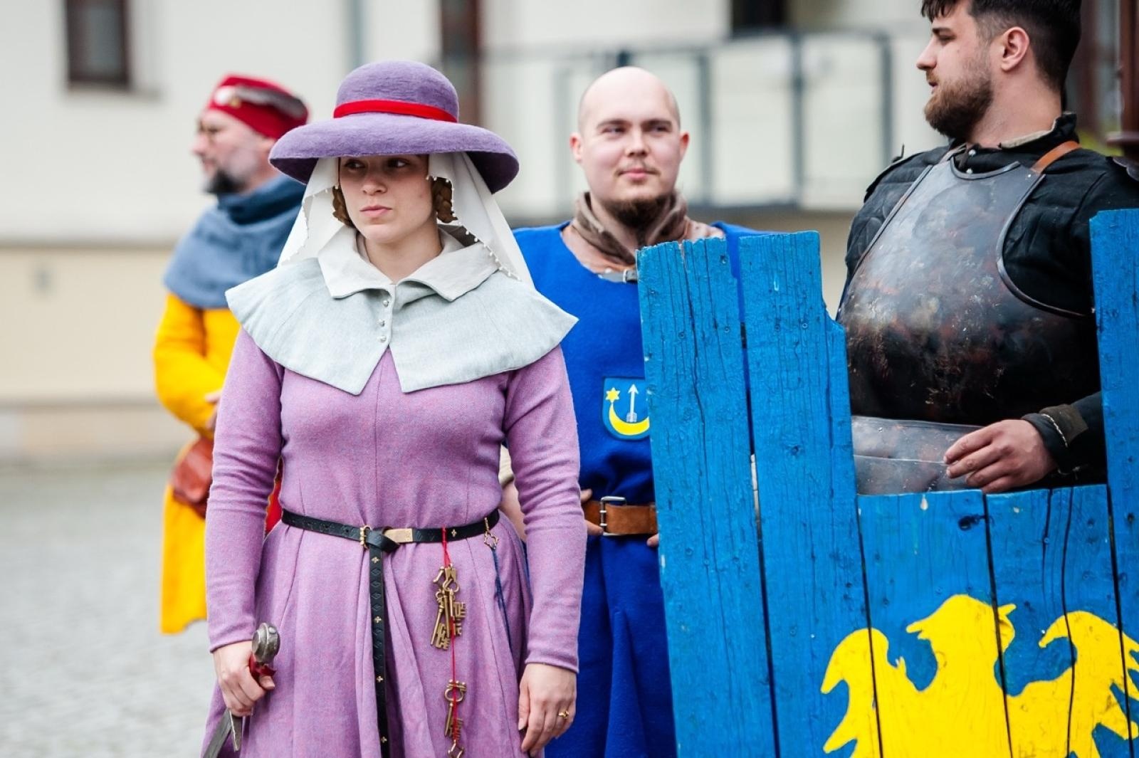 Zdjęcie w galerii na portalu naszraciborz.pl: II Festiwal Średniowieczny na Zamku Piastowskim - walki rycerskie, smok i teatry ognia [FOTO i WIDEO] wiadomości z regionu