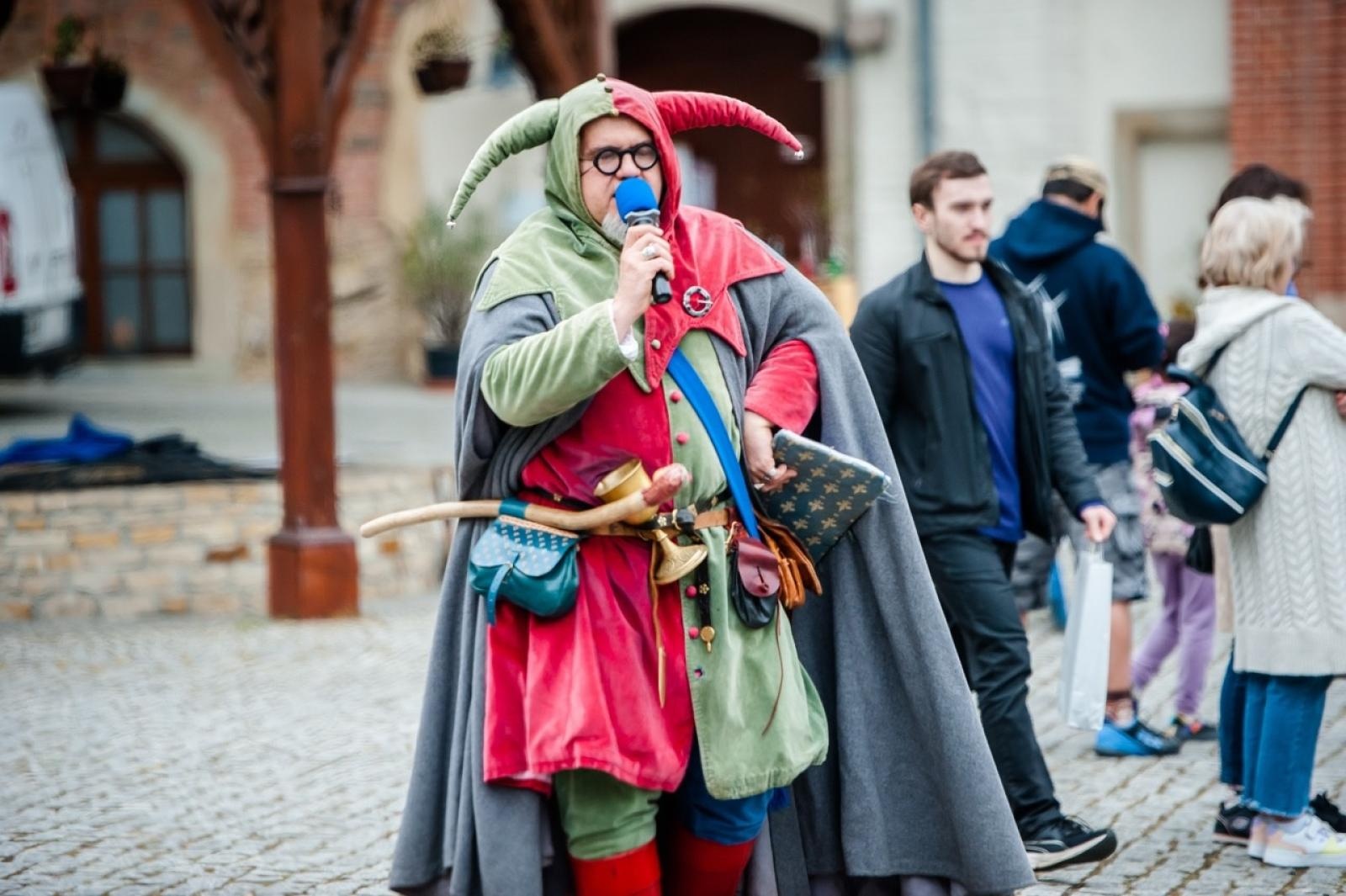 Zdjęcie w galerii na portalu naszraciborz.pl: II Festiwal Średniowieczny na Zamku Piastowskim - walki rycerskie, smok i teatry ognia [FOTO i WIDEO] wiadomości z regionu
