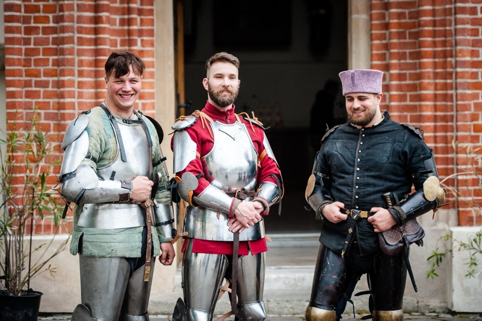 Zdjęcie w galerii na portalu naszraciborz.pl: II Festiwal Średniowieczny na Zamku Piastowskim - walki rycerskie, smok i teatry ognia [FOTO i WIDEO] wiadomości z regionu