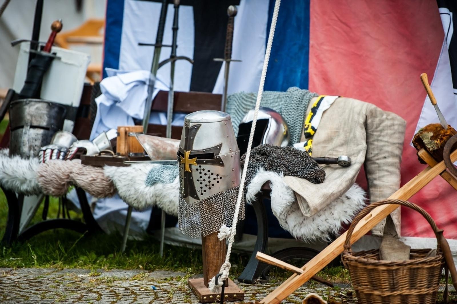 Zdjęcie w galerii na portalu naszraciborz.pl: II Festiwal Średniowieczny na Zamku Piastowskim - walki rycerskie, smok i teatry ognia [FOTO i WIDEO] wiadomości z regionu