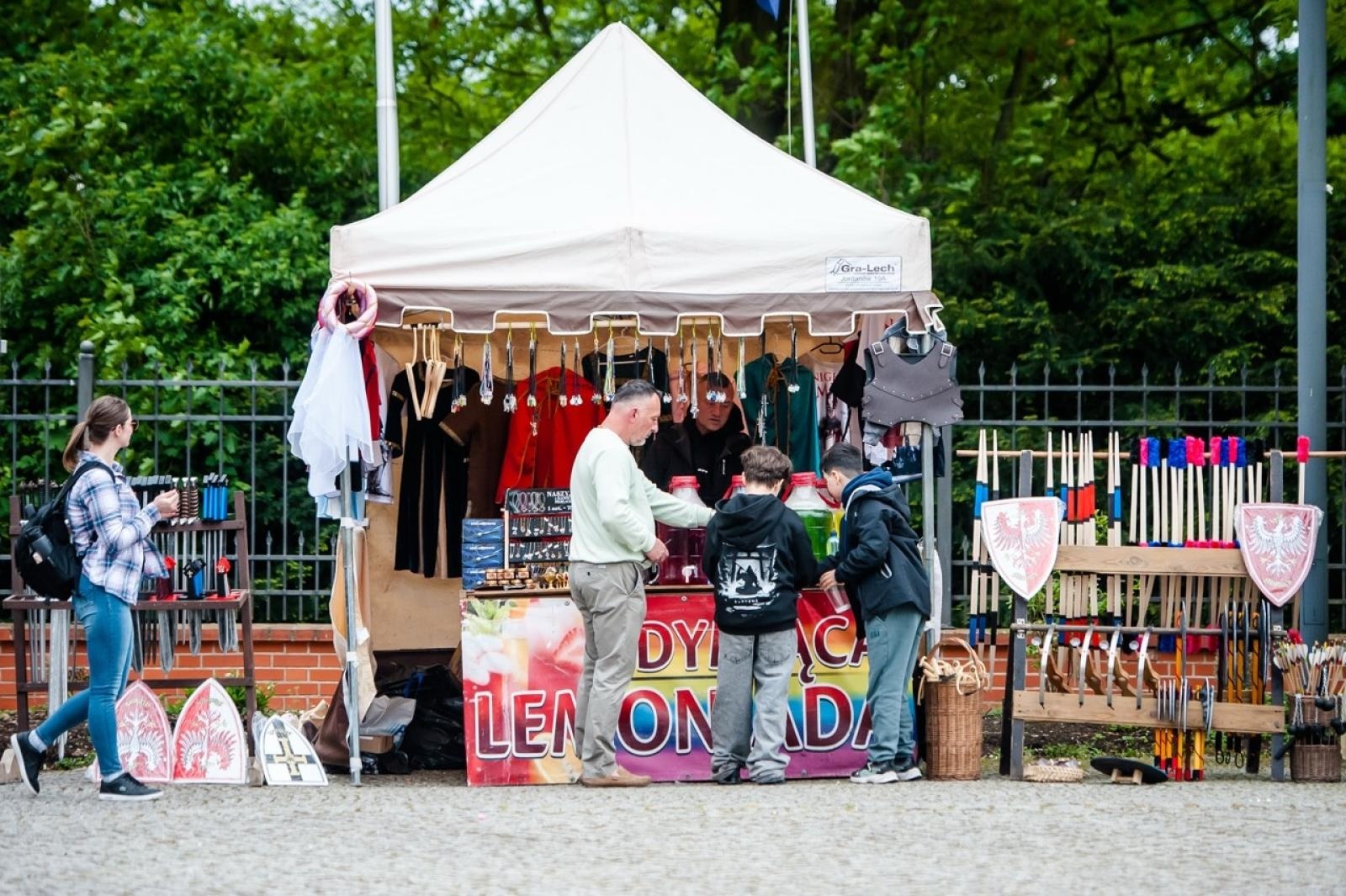 Zdjęcie w galerii na portalu naszraciborz.pl: II Festiwal Średniowieczny na Zamku Piastowskim - walki rycerskie, smok i teatry ognia [FOTO i WIDEO] wiadomości z regionu