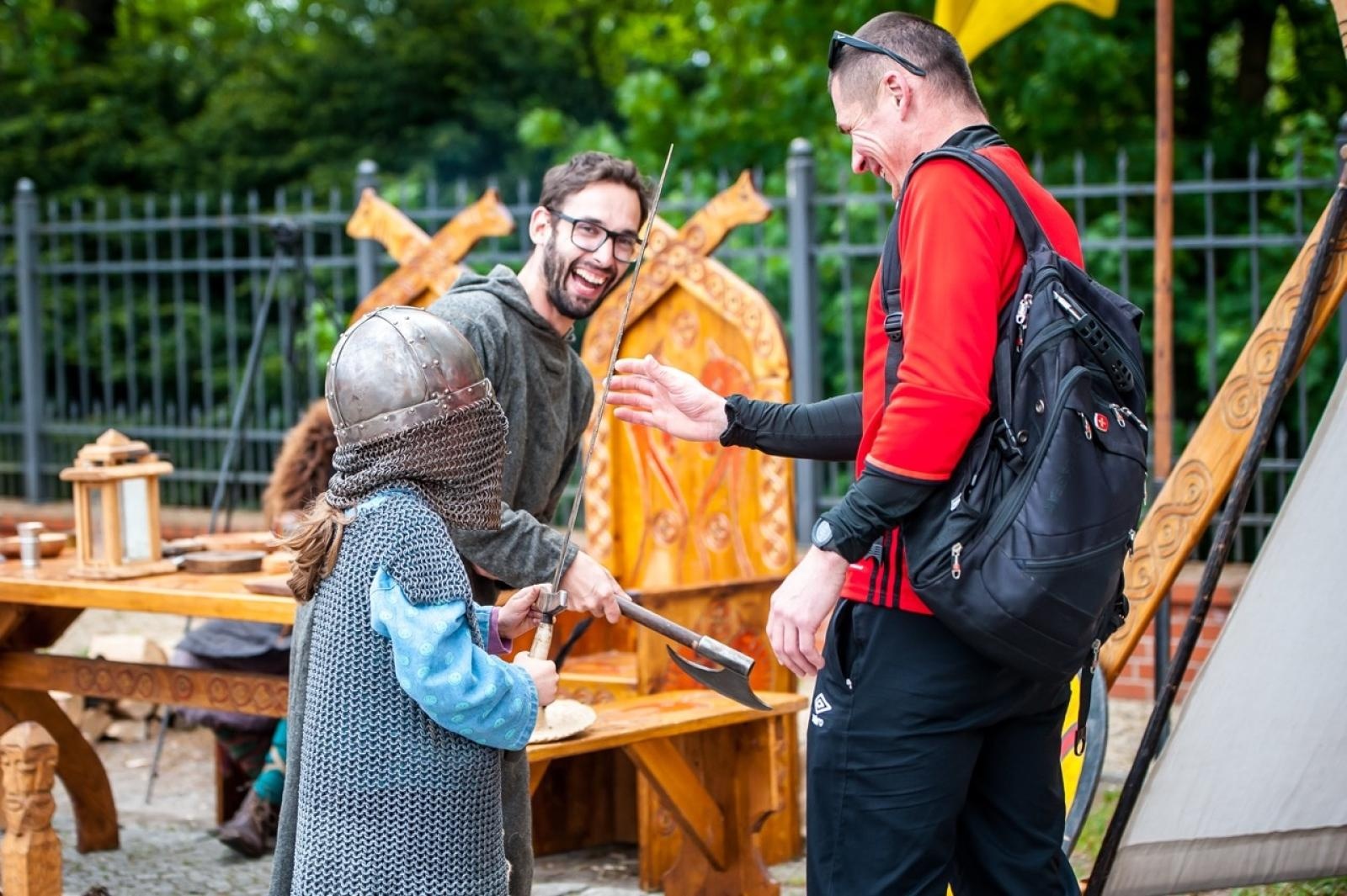 Zdjęcie w galerii na portalu naszraciborz.pl: II Festiwal Średniowieczny na Zamku Piastowskim - walki rycerskie, smok i teatry ognia [FOTO i WIDEO] wiadomości z regionu