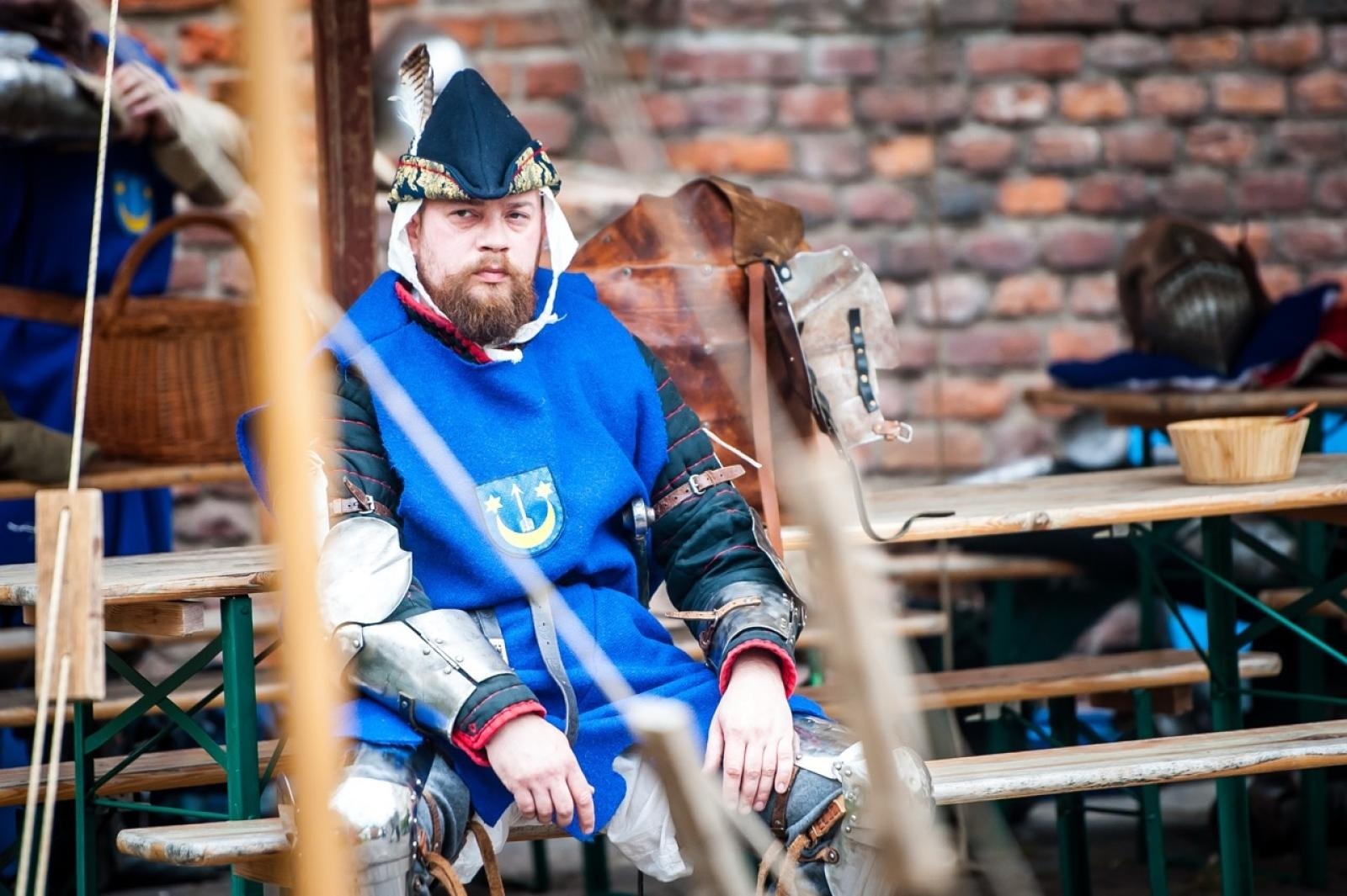 Zdjęcie w galerii na portalu naszraciborz.pl: II Festiwal Średniowieczny na Zamku Piastowskim - walki rycerskie, smok i teatry ognia [FOTO i WIDEO] wiadomości z regionu