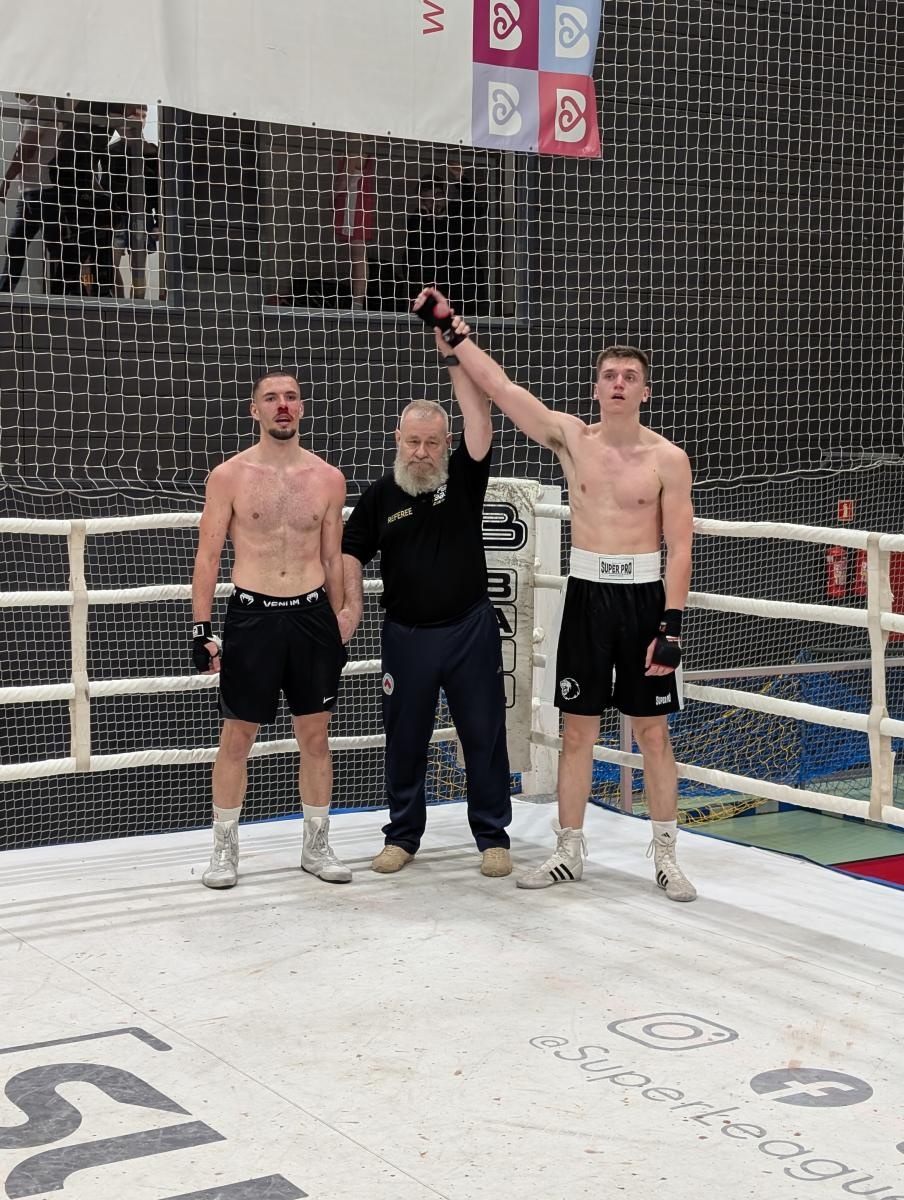 Zdjęcie w galerii na portalu naszraciborz.pl: Zawodnicy Łamatora Racibórz na Pucharze Polski Super League Fights wiadomości z regionu