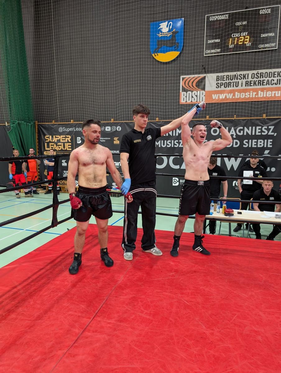 Zdjęcie w galerii na portalu naszraciborz.pl: Zawodnicy Łamatora Racibórz na Pucharze Polski Super League Fights wiadomości z regionu