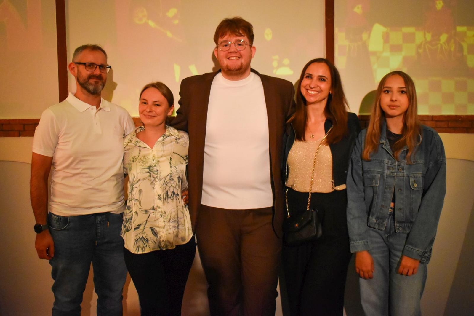 Zdjęcie w galerii na portalu naszraciborz.pl: Musicalowy wieczór Błażeja Klimaszki w raciborskim domu książęcym [FOTO i WIDEO] wiadomości z regionu
