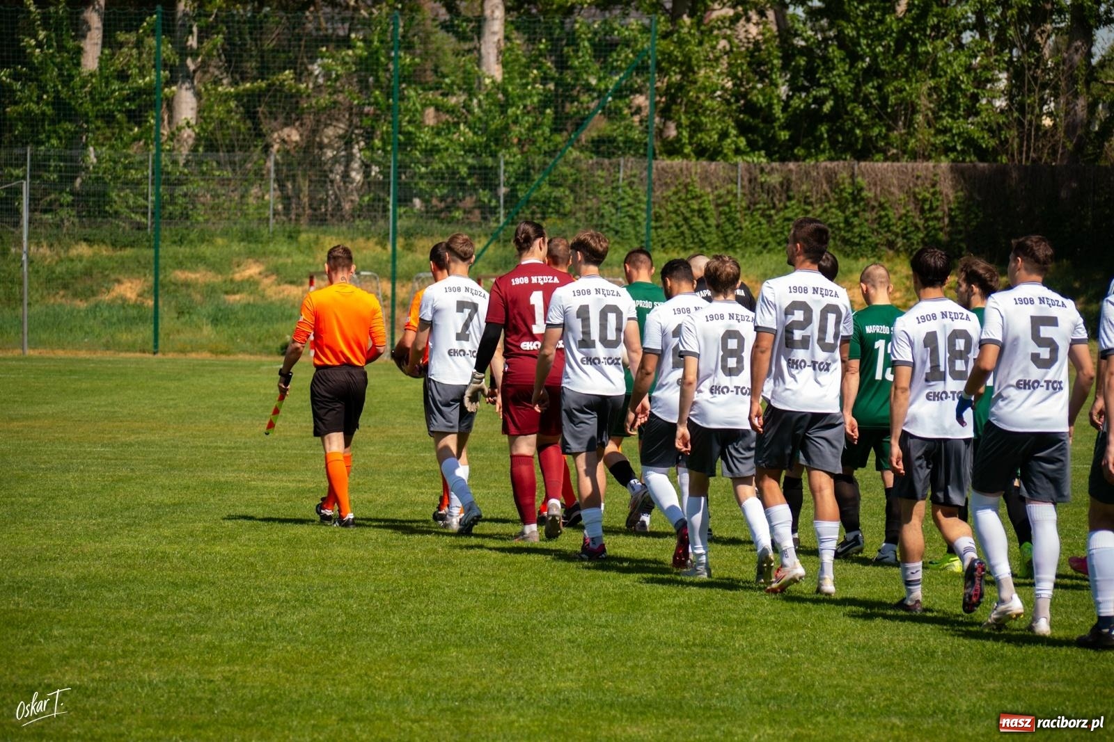 Zdjęcie w galerii na portalu naszraciborz.pl: Gol w 88. minucie uratował Nędzę. Syrynia wypuściła zwycięstwo z rąk [FOTO] wiadomości z regionu