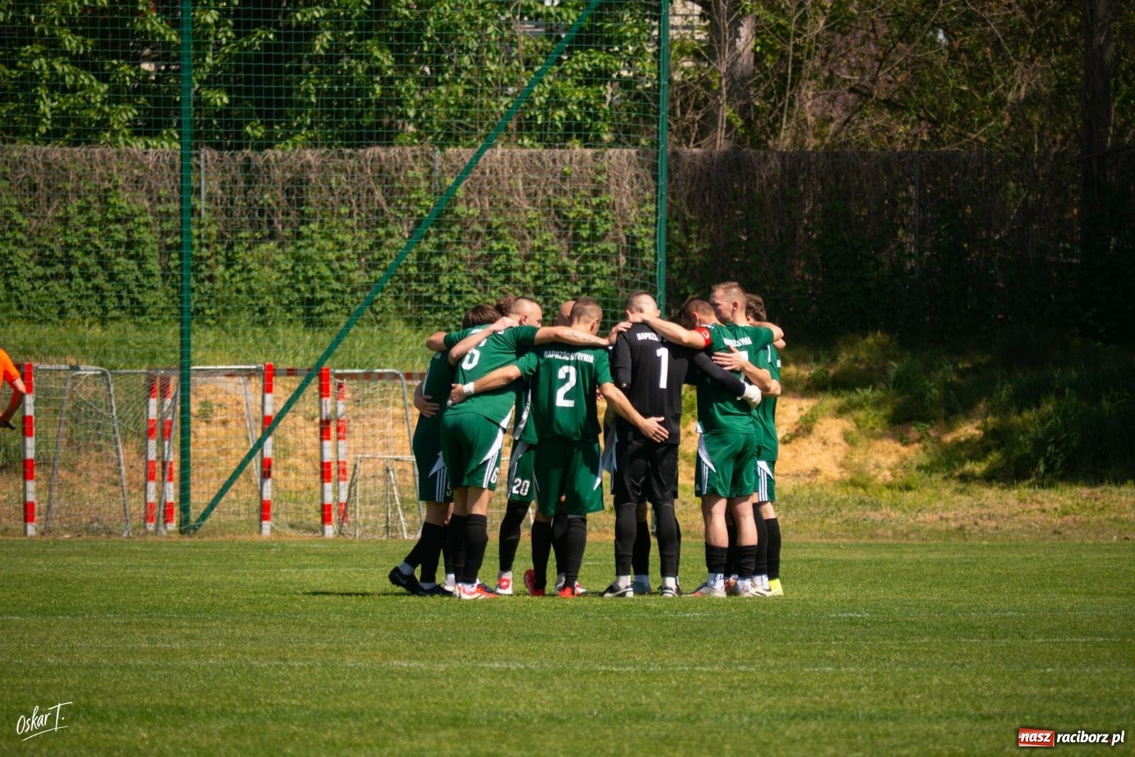 Zdjęcie w galerii na portalu naszraciborz.pl: Gol w 88. minucie uratował Nędzę. Syrynia wypuściła zwycięstwo z rąk [FOTO] wiadomości z regionu