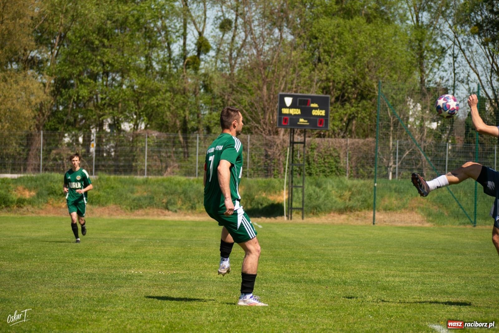 Zdjęcie w galerii na portalu naszraciborz.pl: Gol w 88. minucie uratował Nędzę. Syrynia wypuściła zwycięstwo z rąk [FOTO] wiadomości z regionu