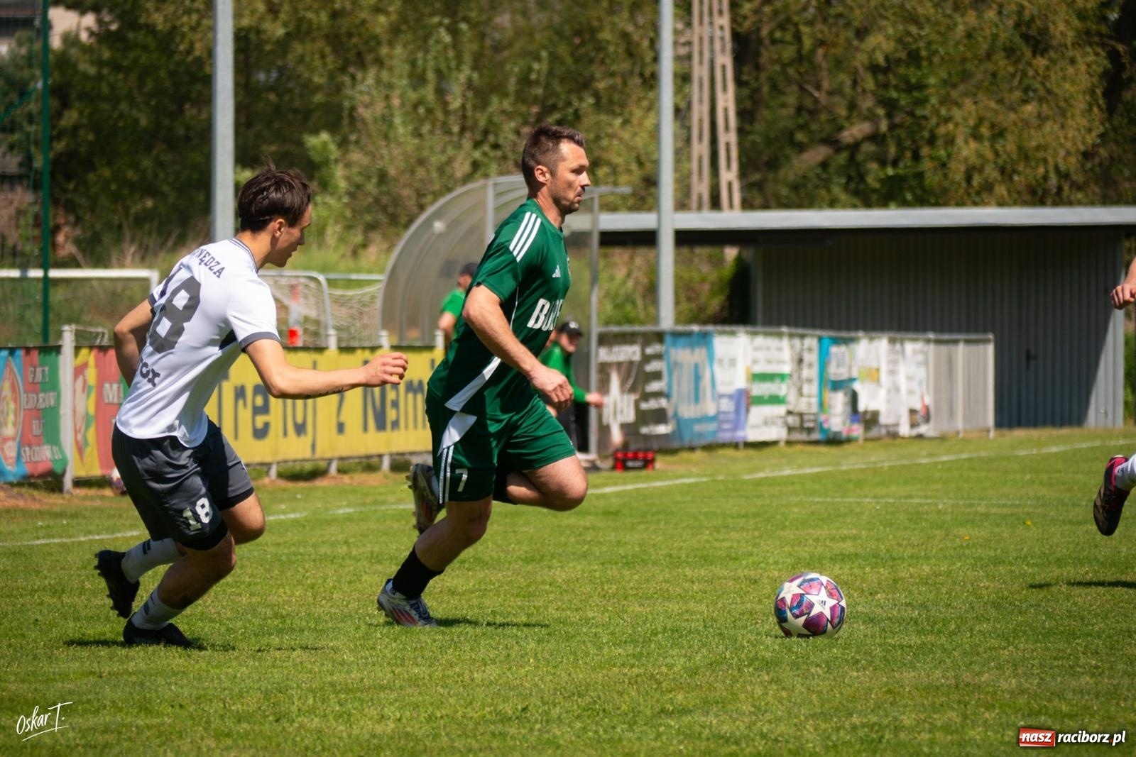 Zdjęcie w galerii na portalu naszraciborz.pl: Gol w 88. minucie uratował Nędzę. Syrynia wypuściła zwycięstwo z rąk [FOTO] wiadomości z regionu
