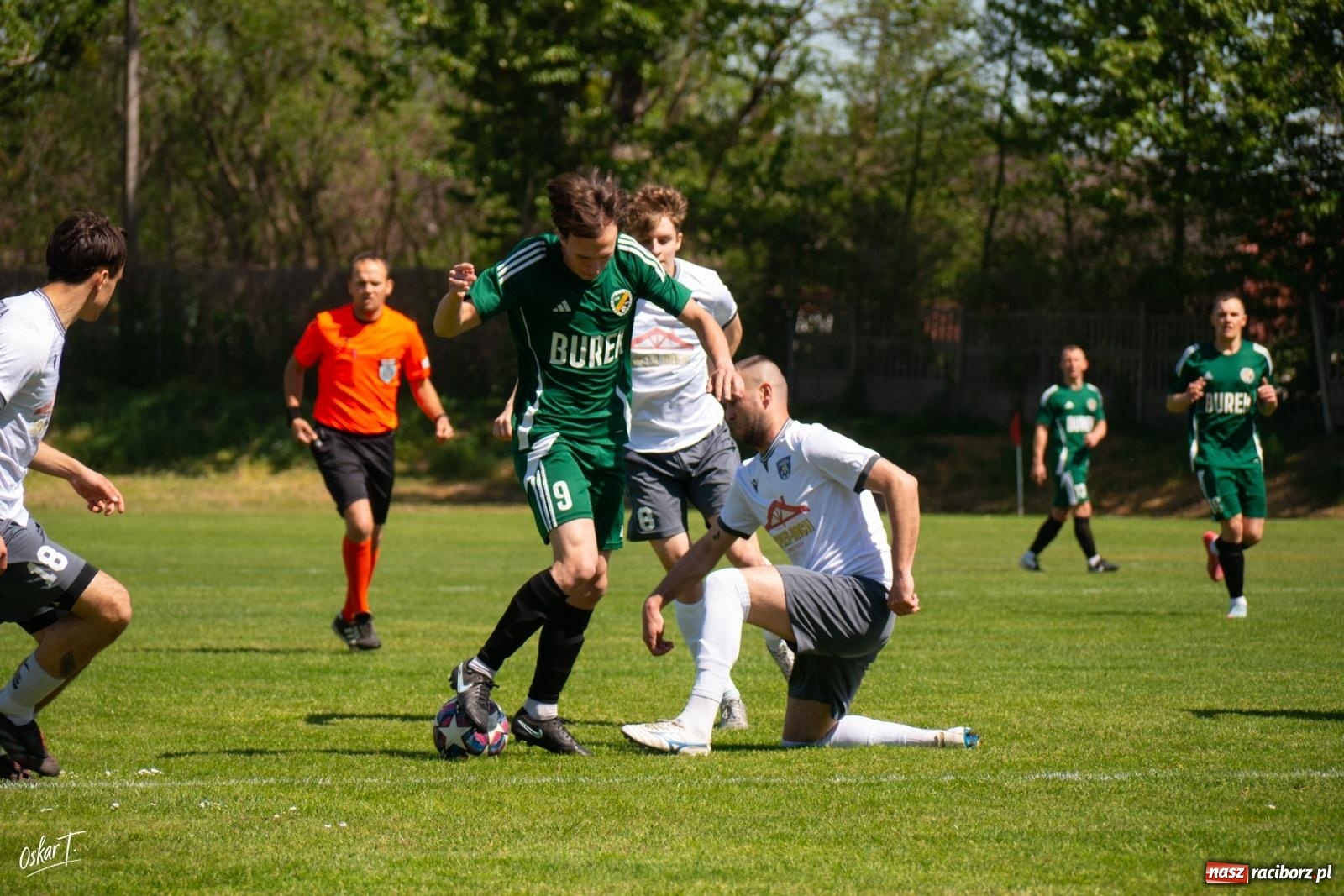Zdjęcie w galerii na portalu naszraciborz.pl: Gol w 88. minucie uratował Nędzę. Syrynia wypuściła zwycięstwo z rąk [FOTO] wiadomości z regionu
