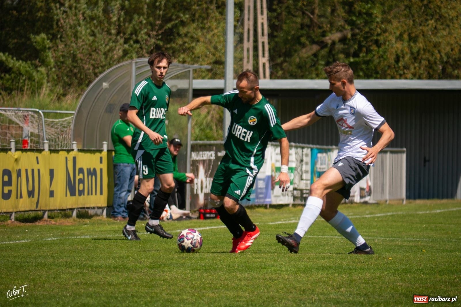 Zdjęcie w galerii na portalu naszraciborz.pl: Gol w 88. minucie uratował Nędzę. Syrynia wypuściła zwycięstwo z rąk [FOTO] wiadomości z regionu