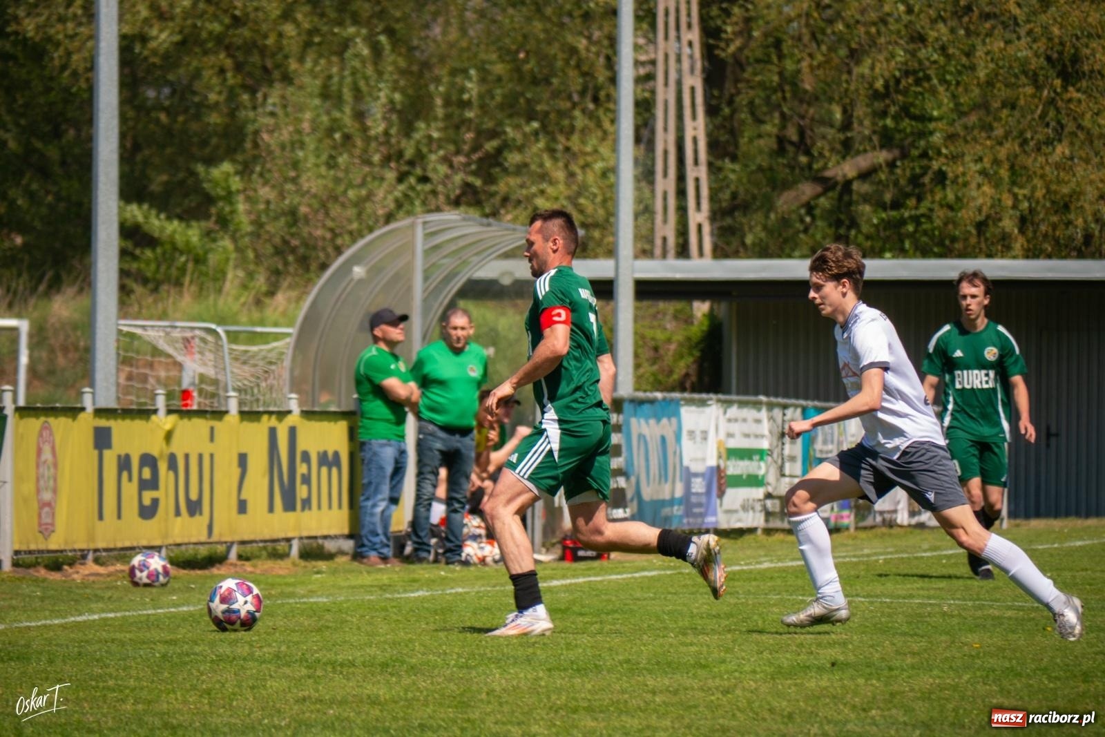 Zdjęcie w galerii na portalu naszraciborz.pl: Gol w 88. minucie uratował Nędzę. Syrynia wypuściła zwycięstwo z rąk [FOTO] wiadomości z regionu