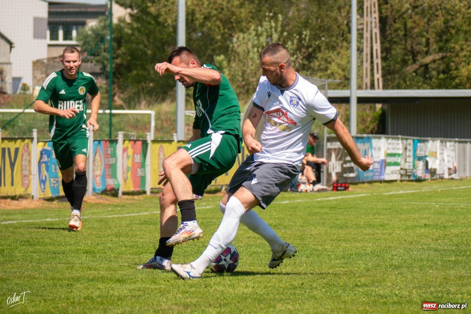 Zdjęcie w galerii na portalu naszraciborz.pl: Gol w 88. minucie uratował Nędzę. Syrynia wypuściła zwycięstwo z rąk [FOTO] wiadomości z regionu