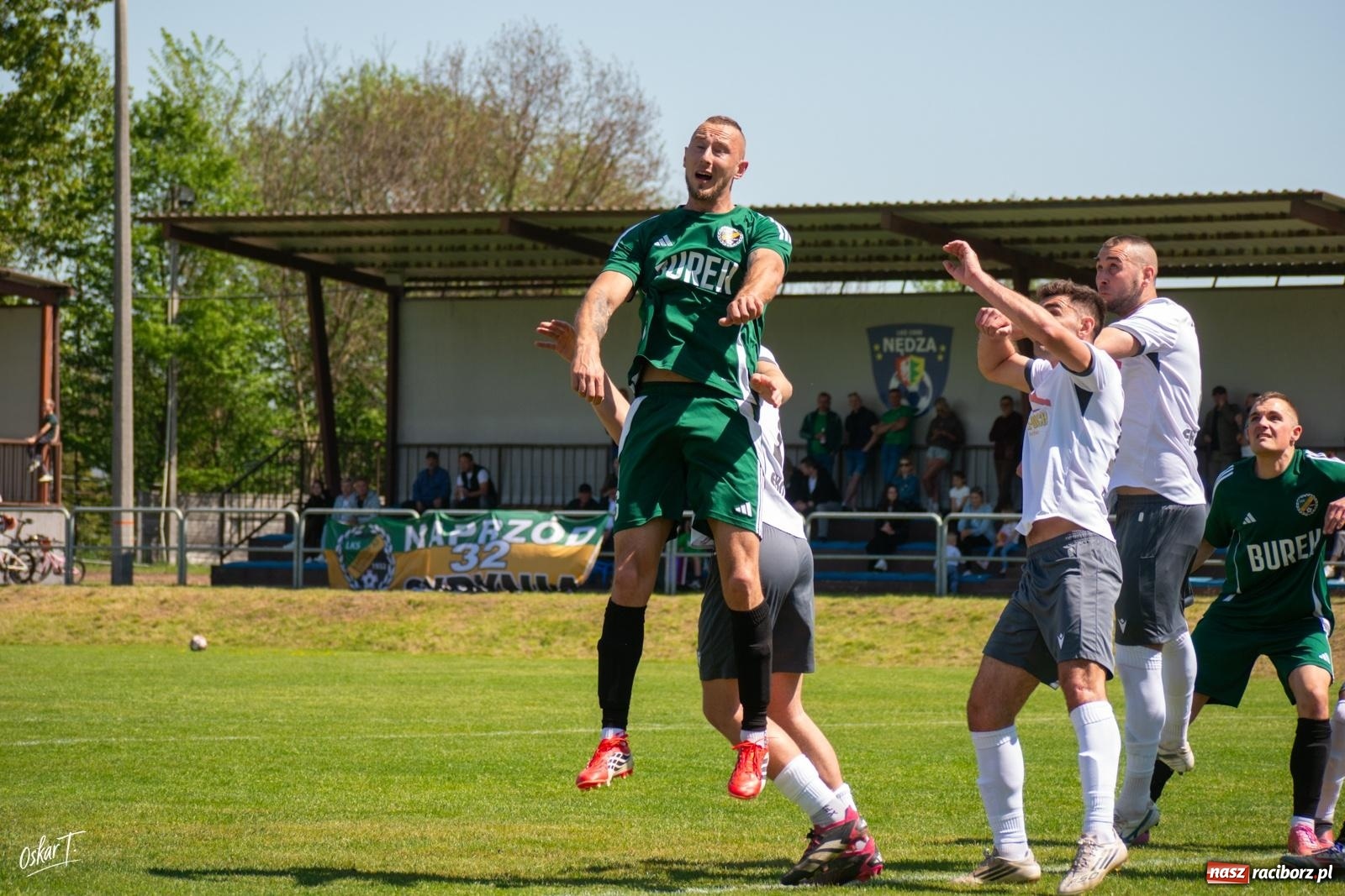 Zdjęcie w galerii na portalu naszraciborz.pl: Gol w 88. minucie uratował Nędzę. Syrynia wypuściła zwycięstwo z rąk [FOTO] wiadomości z regionu