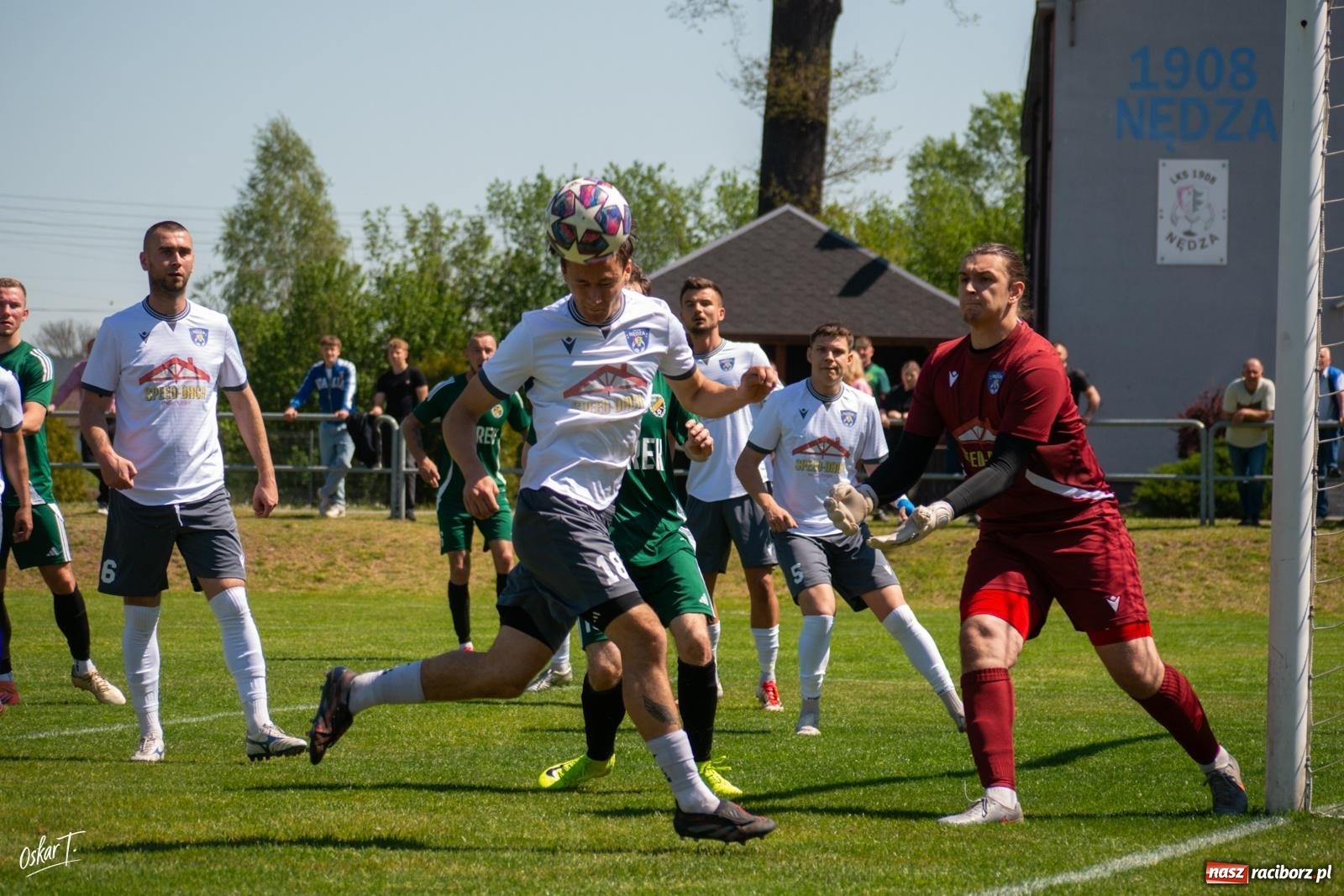 Zdjęcie w galerii na portalu naszraciborz.pl: Gol w 88. minucie uratował Nędzę. Syrynia wypuściła zwycięstwo z rąk [FOTO] wiadomości z regionu