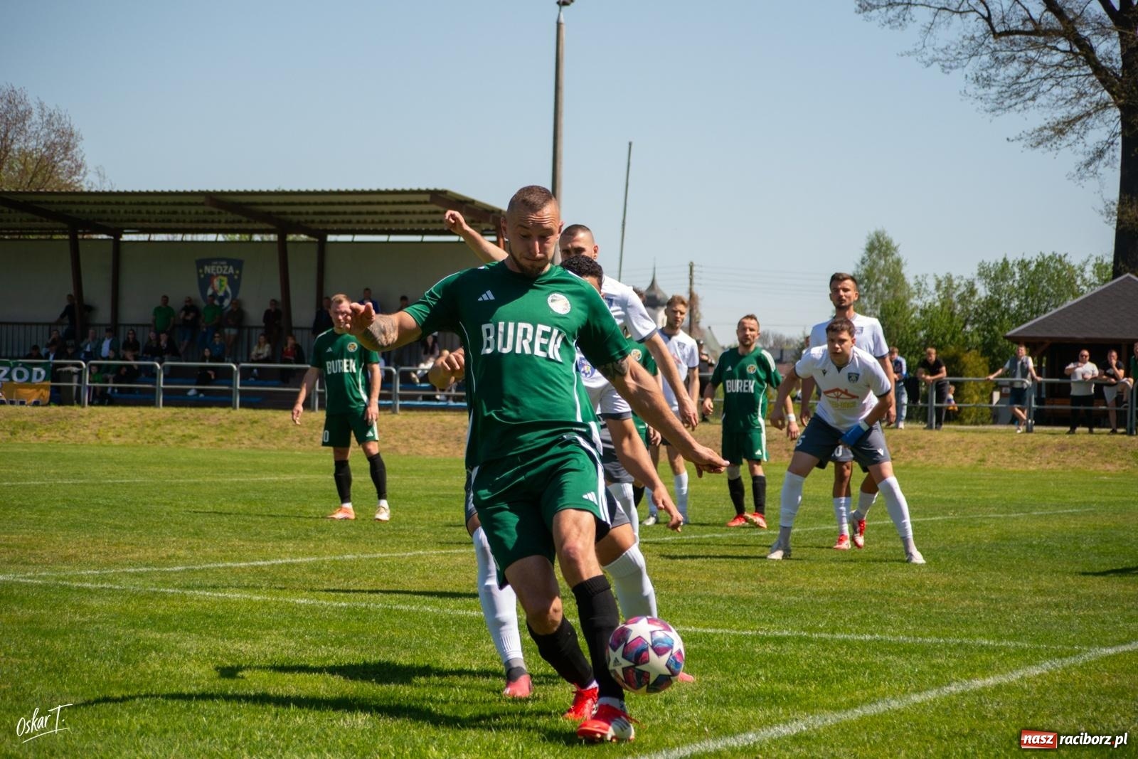 Zdjęcie w galerii na portalu naszraciborz.pl: Gol w 88. minucie uratował Nędzę. Syrynia wypuściła zwycięstwo z rąk [FOTO] wiadomości z regionu