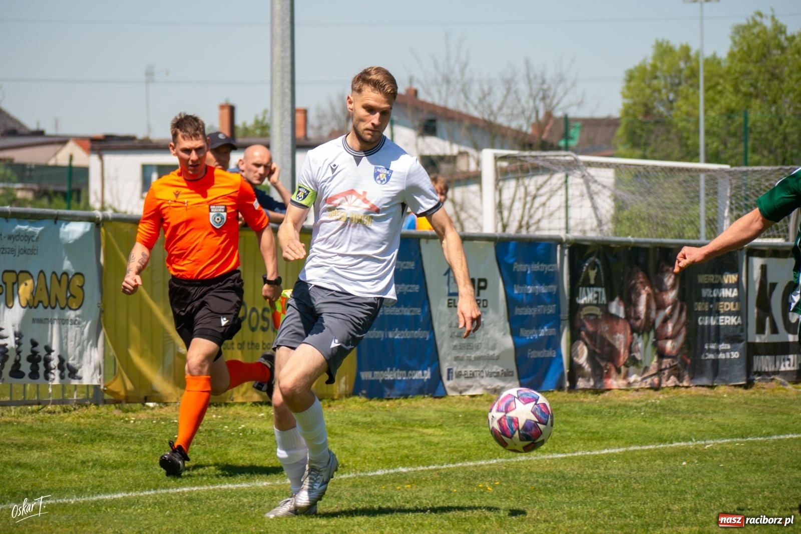 Zdjęcie w galerii na portalu naszraciborz.pl: Gol w 88. minucie uratował Nędzę. Syrynia wypuściła zwycięstwo z rąk [FOTO] wiadomości z regionu