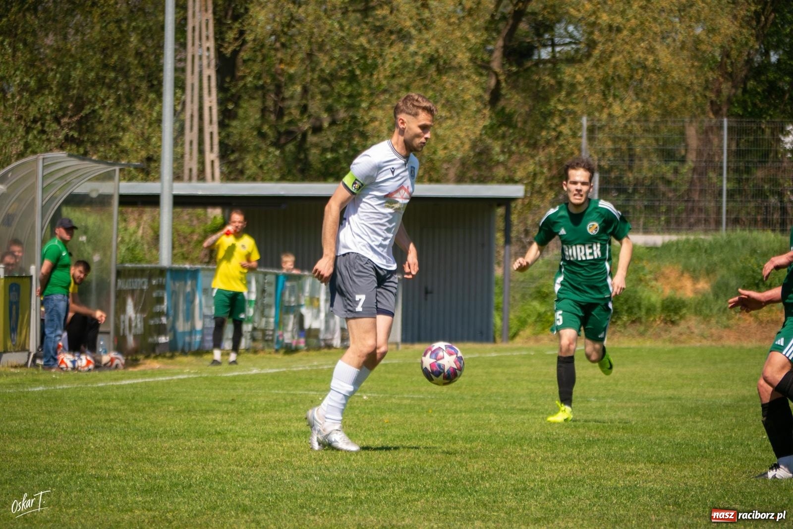 Zdjęcie w galerii na portalu naszraciborz.pl: Gol w 88. minucie uratował Nędzę. Syrynia wypuściła zwycięstwo z rąk [FOTO] wiadomości z regionu